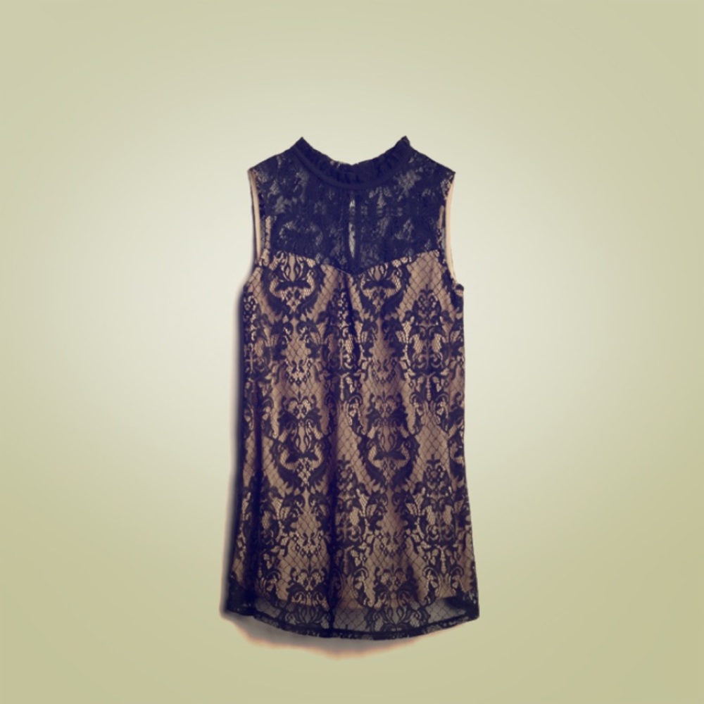 Black lace sleeveless blouse - Fortune Ivy